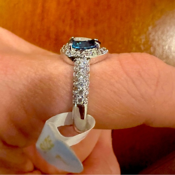 BOMB PARTY RING—EVER BLOOM - Picture 4 of 5